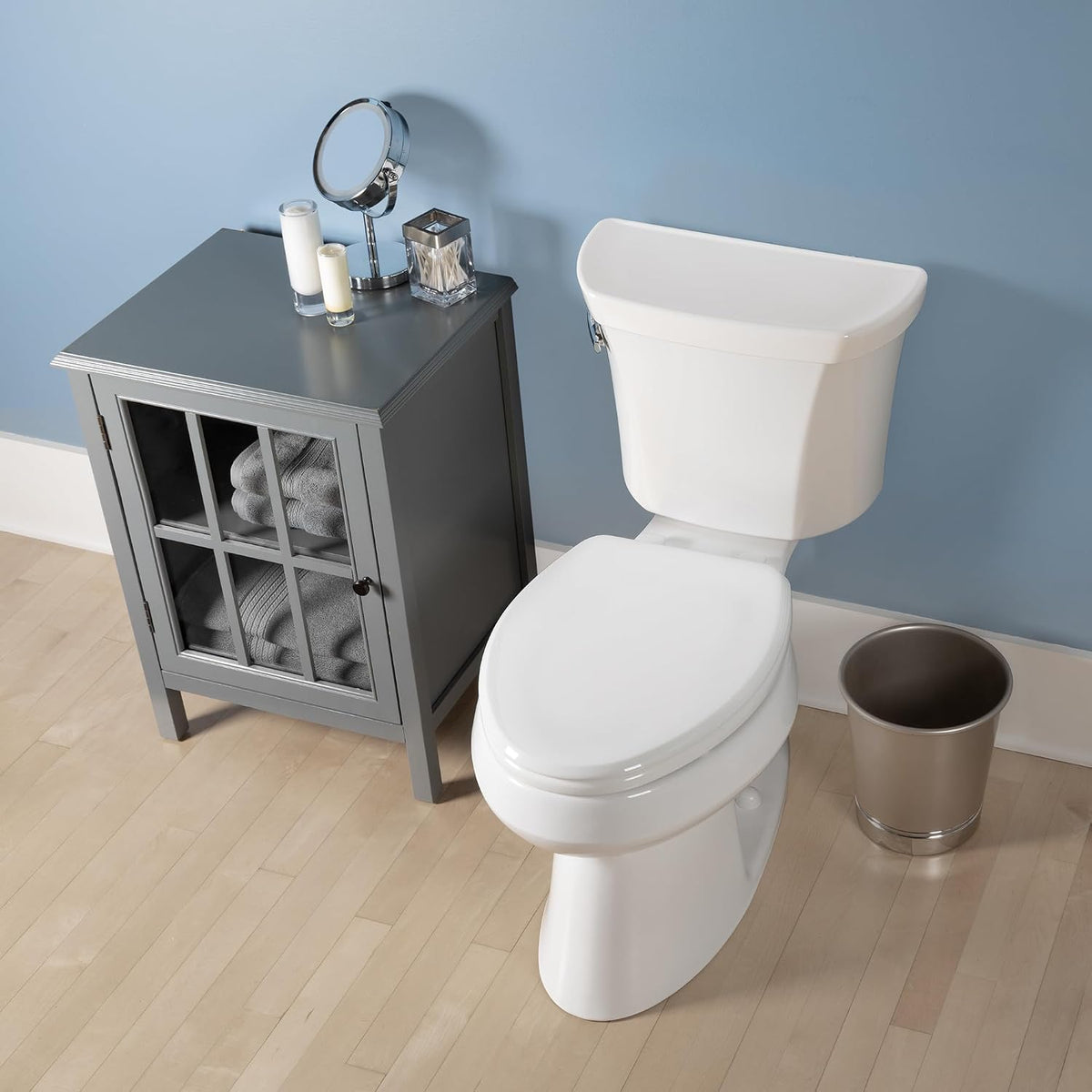 Asiento para sanitario Ashland™ alargado color blanco de madera con Bisagras Ajustables, Cierre Lento y Fácil Limpia & Cambia™